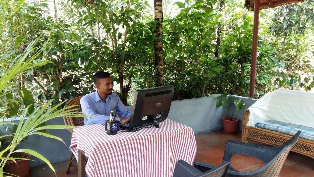Leisure Vacations Whispering Woods Hotel Madikeri Luaran gambar